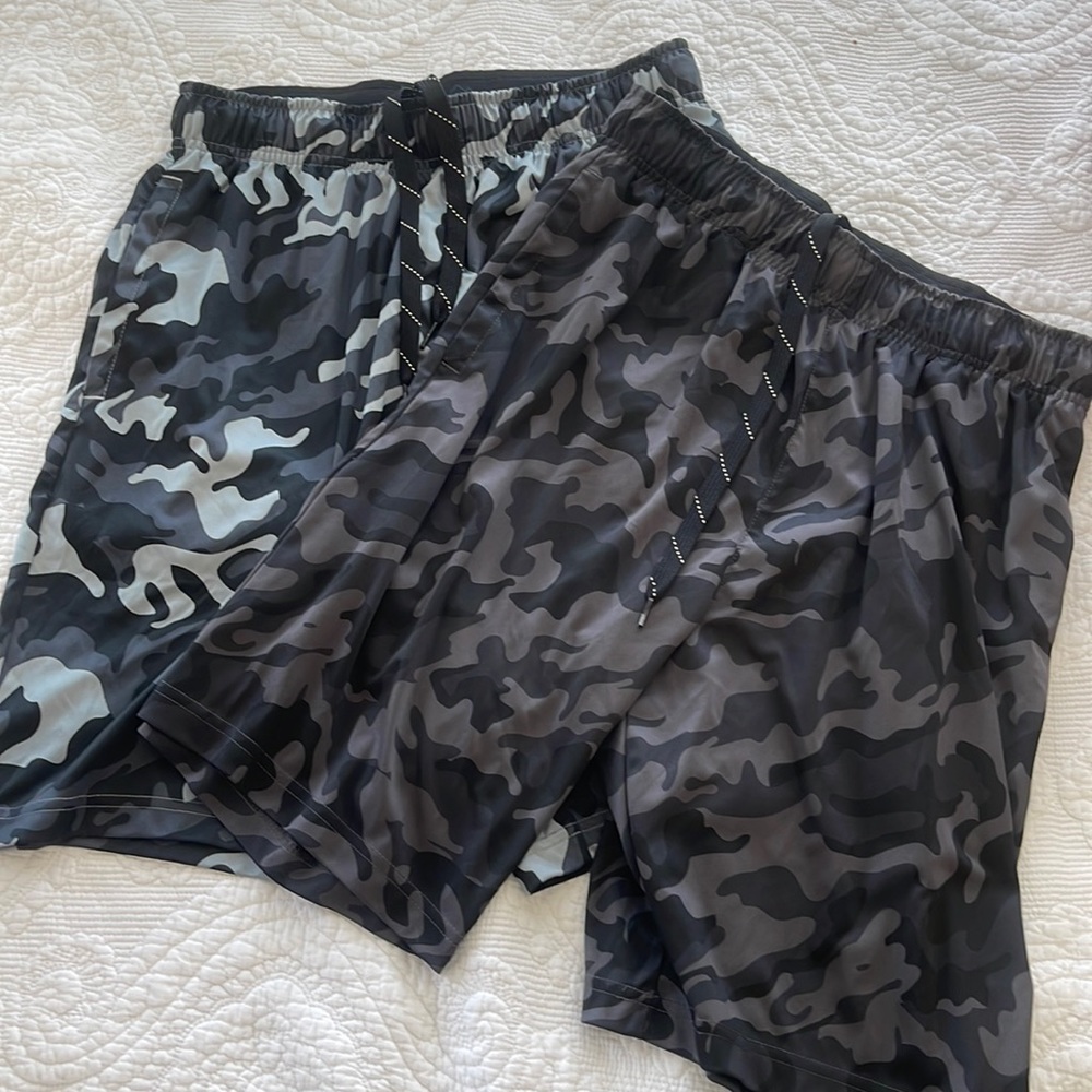 Zella Men’s Athletic Camouflage Shorts Size Medium Selling Together